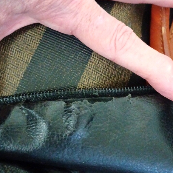 Vintage *RARE* Fendi Pequin Stripe & Cognac  Duffle/Weekender Bag (Large 50cm) - Picture 9 of 10